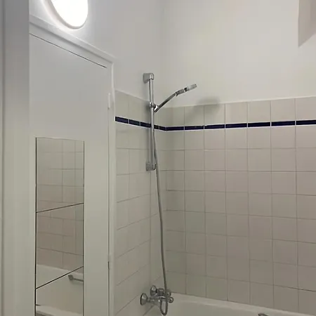 Spacious Next To Place Vendome Apartment Paris